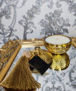 žvakė stikliniame indelyje auksinė 140 atidaryta