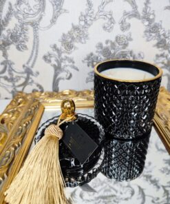 žvakė stikliniame indelyje