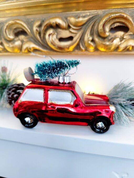 Kalėdų eglutės žaisliukas mašinėlė su eglute