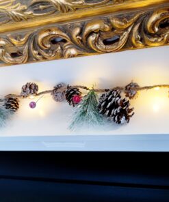 Kalėdų grilianda šviečianti iš arčiau