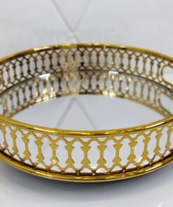 metalinis padėklas su veidrodžiu