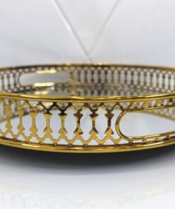 metalinis padėklas su veidrodžiu