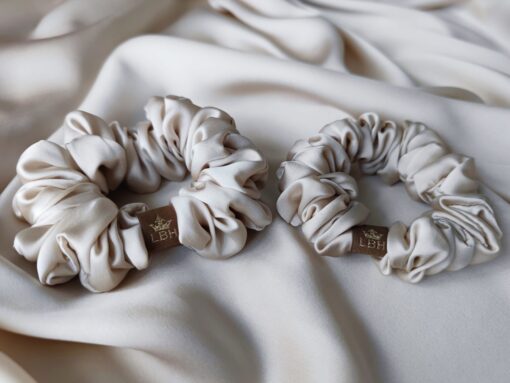 Natūralaus šilko plaukų gumytė Kreminė M